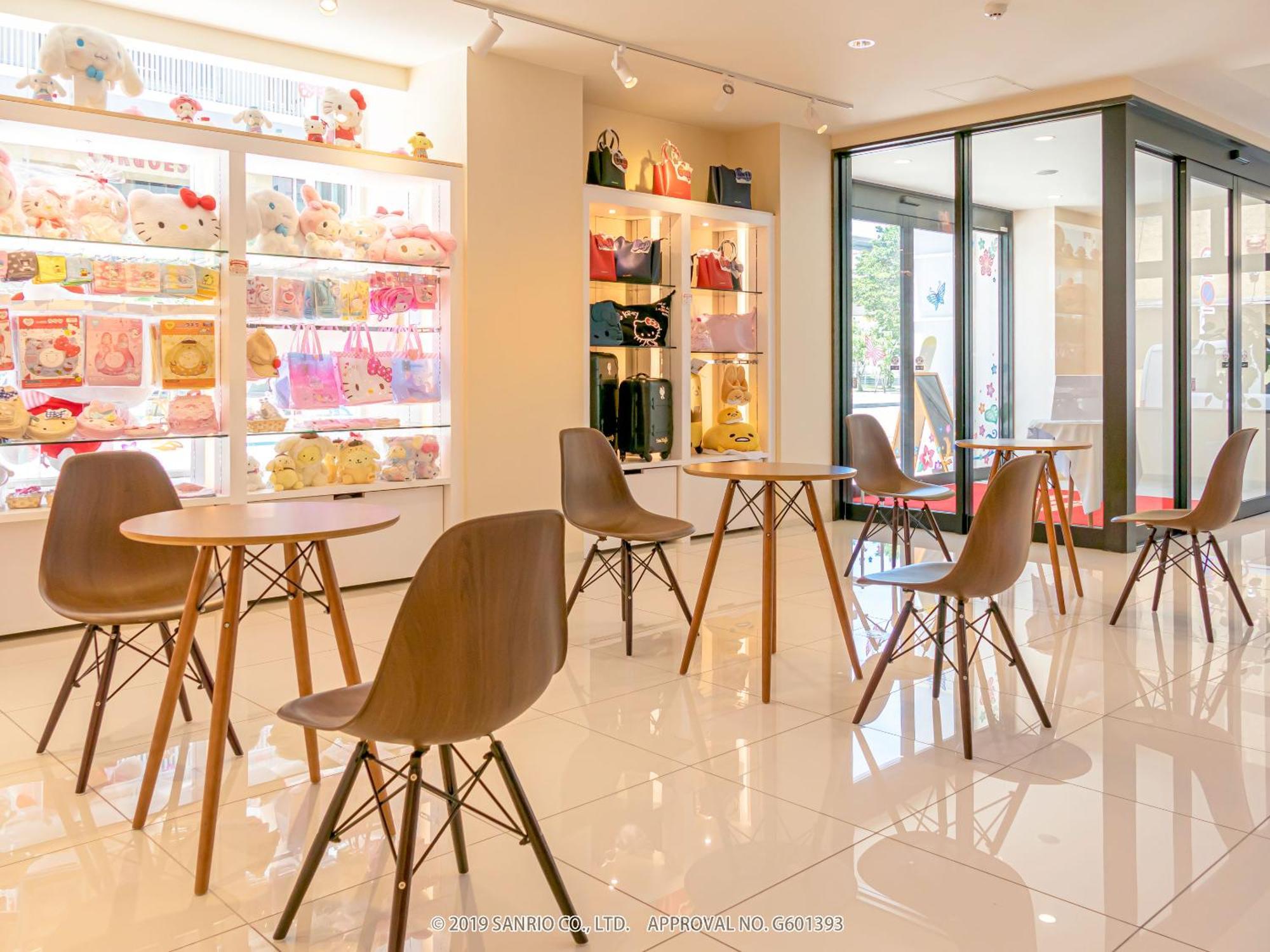 Hotel Okinawa With Sanrio Characters Наха Экстерьер фото