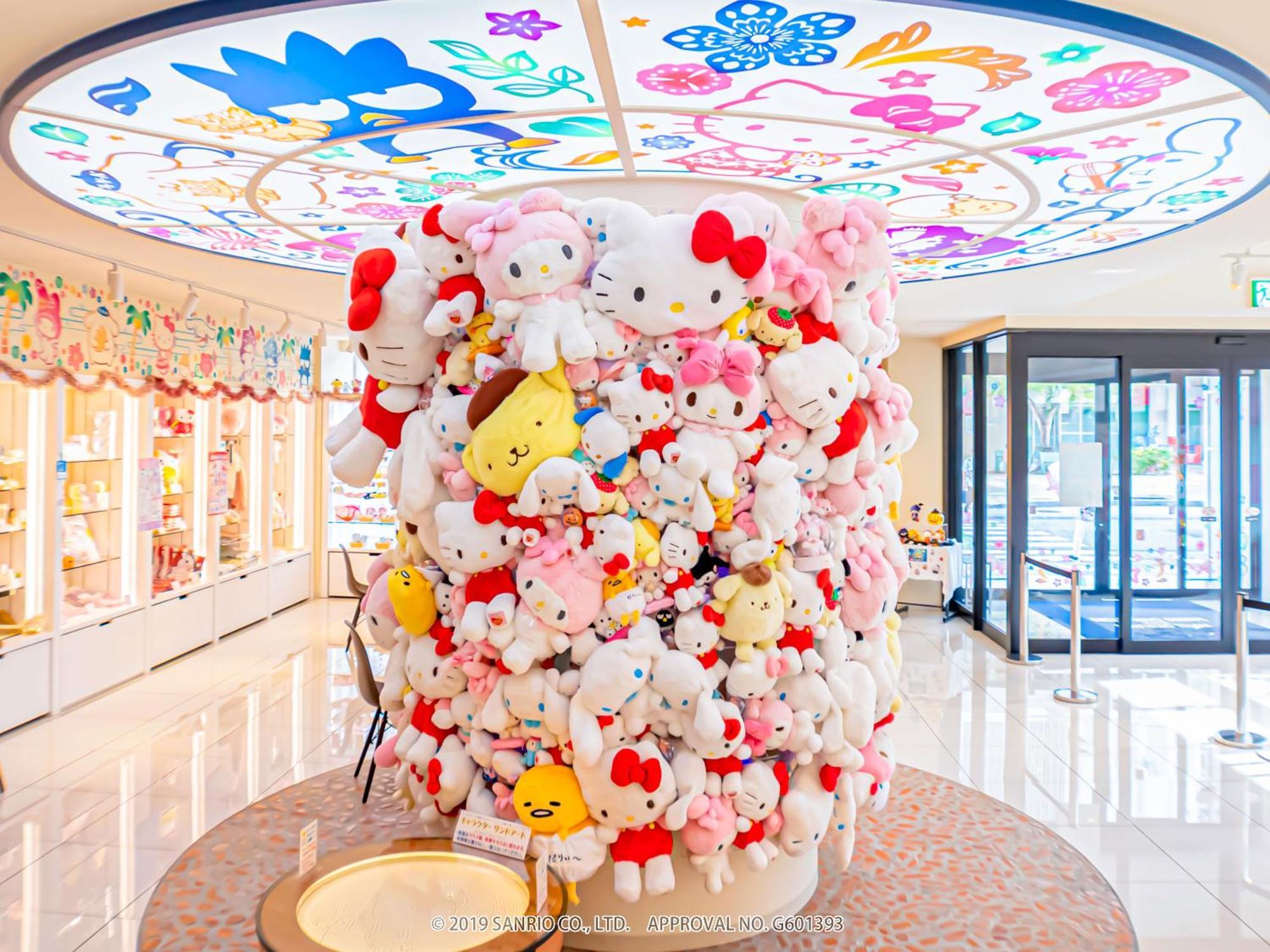 Hotel Okinawa With Sanrio Characters Наха Экстерьер фото